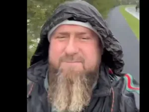 أول ظهور لرمضان قديروف بعد تقارير عن تدهور صحته ودخوله في غيبوبة (فيديو)