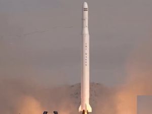 الحرس الثوري الإيراني يطلق "بنجاح" قمرا اصطناعيا جديدا الى الفضاء