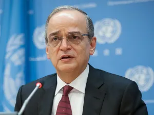 انتخاب هادي البحرة رئيسا للائتلاف السوري المعارض