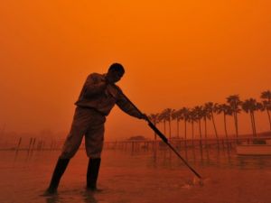 غبار أحمر يغطي سماء ليبيا 