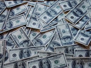 Dollar Retreats as U.S. Job Data Points to Potential End of Tightening Cycle