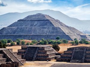 رفاهية الاكتشاف الشخصي: الكشف عن أحدث مسارات طائرات فورسيزونز الخاصة لعام 2025 