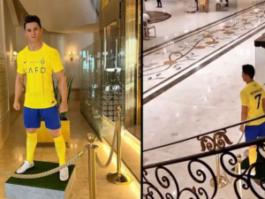 تمثال رونالدو في طهران