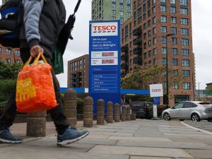 Inflation slows in the UK to 6.7% in August below expectations