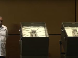 علماء يكشفون النقاب عن "كائنين فضائيين" خلال جلسة تاريخية للكونغرس المكسيكي