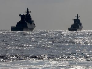 سفينتان حربيتان اسرائيليتان في مياه البحر المتوسط