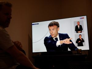 فرنسا تعلن سحب سفيرها وقواتها من النيجر