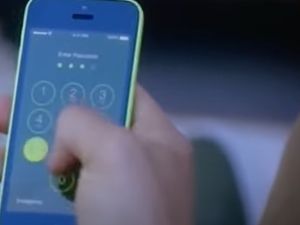 ما هو العمر المناسب لامتلاك الطفل هاتفا ذكيا؟ خبراء يجيبون