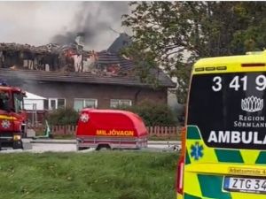 حريقٌ هائل في أكبر مسجد في مدينة إسكلستونا بالسويد