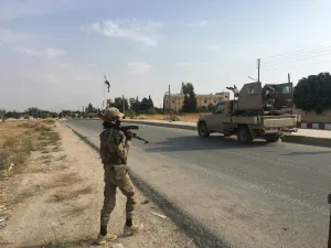  18 عسكريا سوريا بينهم ضباط في جيش النظام قتلو في عملية وصفت بـ النوعية