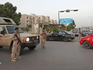 عناصر من قوات الأمن في العاصمة طرابلس