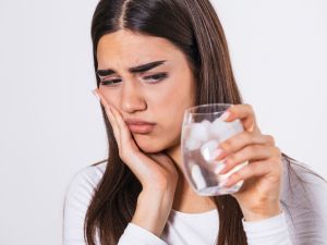 طبيب البوابة: الأيورفيدا لعلاج تسوس الأسنان