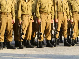  استهداف من يغلق الطريق اثناء حالات الطوارئ 