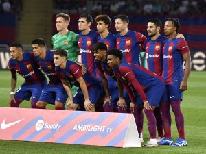 فريق برشلونة (Photo by Pau BARRENA / AFP)