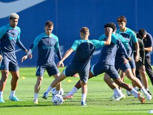 برشلونة مرشح لتحقيق انتصار جديد في دوري الأبطال (Photo by Pau BARRENA / AFP)