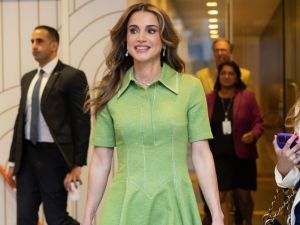 تعرفي على مجوهرات الملكة رانيا التي انتقتها مؤخرا بتصاميم عصرية  