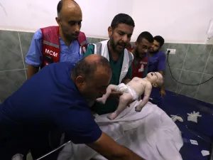 مجزرة "إسرائيلية" جديدة في قصف استهدف حيّا كاملا في خانيونس.