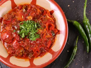 طريقة عمل قلاية البندورة على الطريقة الغزاوية