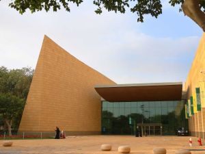 مركز الملك عبد العزيز التاريخي