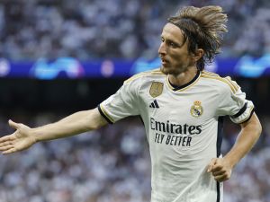 لوكا مودريتش (Photo by Oscar DEL POZO / AFP)