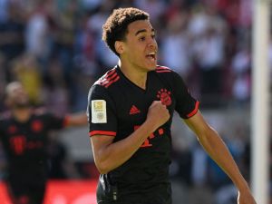هل ينتقل جمال موسيالا إلى ليفربول قريبًا؟