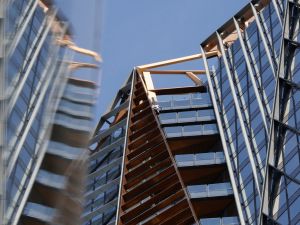 A tragic incident occured Monday morning when a worker died from falling off a tower in Boston. (Geoffroy Van Der Hasselt/ AFP)