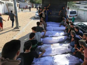 شهداء بالجملة في مجازر اسرائيلية جديدة في دير البلح ومخيمي جباليا والشاطئ