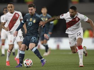 موعد مباراة الأرجنتين ضد بيرو في تصفيات كأس العالم 2026 والقنوات الناقلة