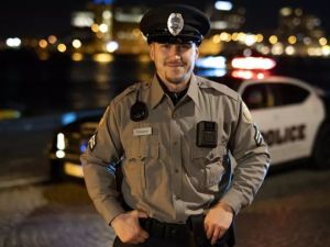 AXIS W400 Body Worn Activation kit automatically activates body worn cameras