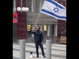 سلوان موميكا