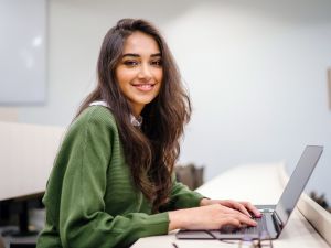 4 أفكار لإطلالة رسمية في الخريف  