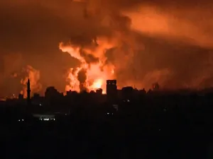 قصف عنيف غير مسبوق على قطاع غزة