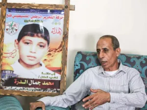 والد الشهيد الطفل محمد الدرة