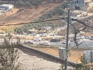 المستوطنون يهاجمون موكب شهداء قصرة جنوب نابلس