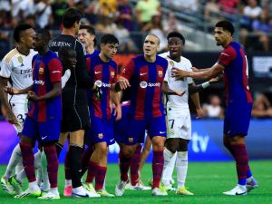 برشلونة يستضيف ريال مدريد في لقاء الكلاسيكو (Photo by Aric Becker / AFP)