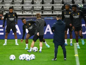 Real Madrid's players attend a training session at the Municipal stadium of Braga on October 23, 2023, on the eve of the UEFA Champions League 1st round day 3 Group C football match between SC Braga and Real Madrid CF. (Photo by MIGUEL RIOPA / AFP)