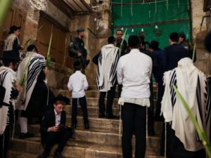 اقتحام ساحات المسجد الأقصى