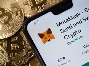 العملات الرقمية هذا الأسبوع: تواجه ميتا ماسك مشكلة في متجر التطبيقات
