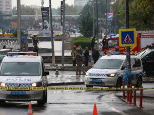 إرهابيان نفذا هجومًا باستخدام سيارة وسط أنقرة