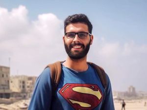 معتز عزايزة