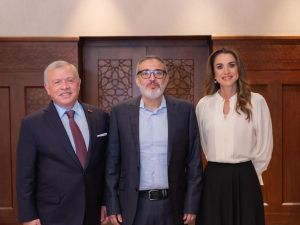 الملك عبدالله والملكة رانيا يستقبلان الدكتور غسان أبو ستة 