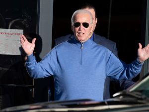 البيت الابيض ينفي تقريرا عن اتفاق بين حماس واسرائيل لوقف القتال واطلاق رهائن