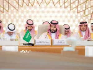  دمج القمتين الإسلامية والعربية الطارئة 