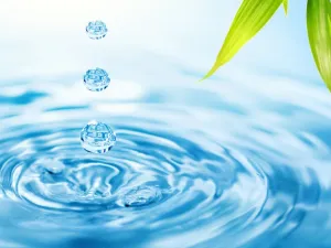 تفسير رؤية الماء في المنام للعزباء