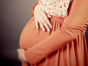 تفسير رؤية بطن الحامل في المنام للمتزوجة