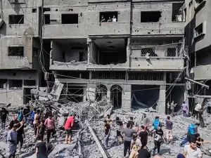 اسرائيل ترتكب مجزرتين في مدارس الفاخورة وتل الزعتر