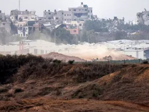 الجيش الاسرائيلي يدمر قسم القلب بمجمع الشفاء الطبي في غزة