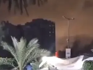 الدبابات الاسرائيلية تحاصر وتقصف المستشفى الاندونيسي في غزة