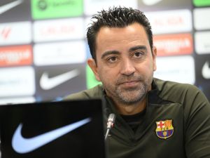 تشافي هيرنانديز مدرب برشلونة