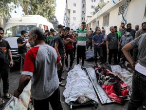 The government in the Gaza Strip said Friday an Israeli strike at the territory's largest hospital compound killed 13 people. (Dawood Nemer/ AFP)